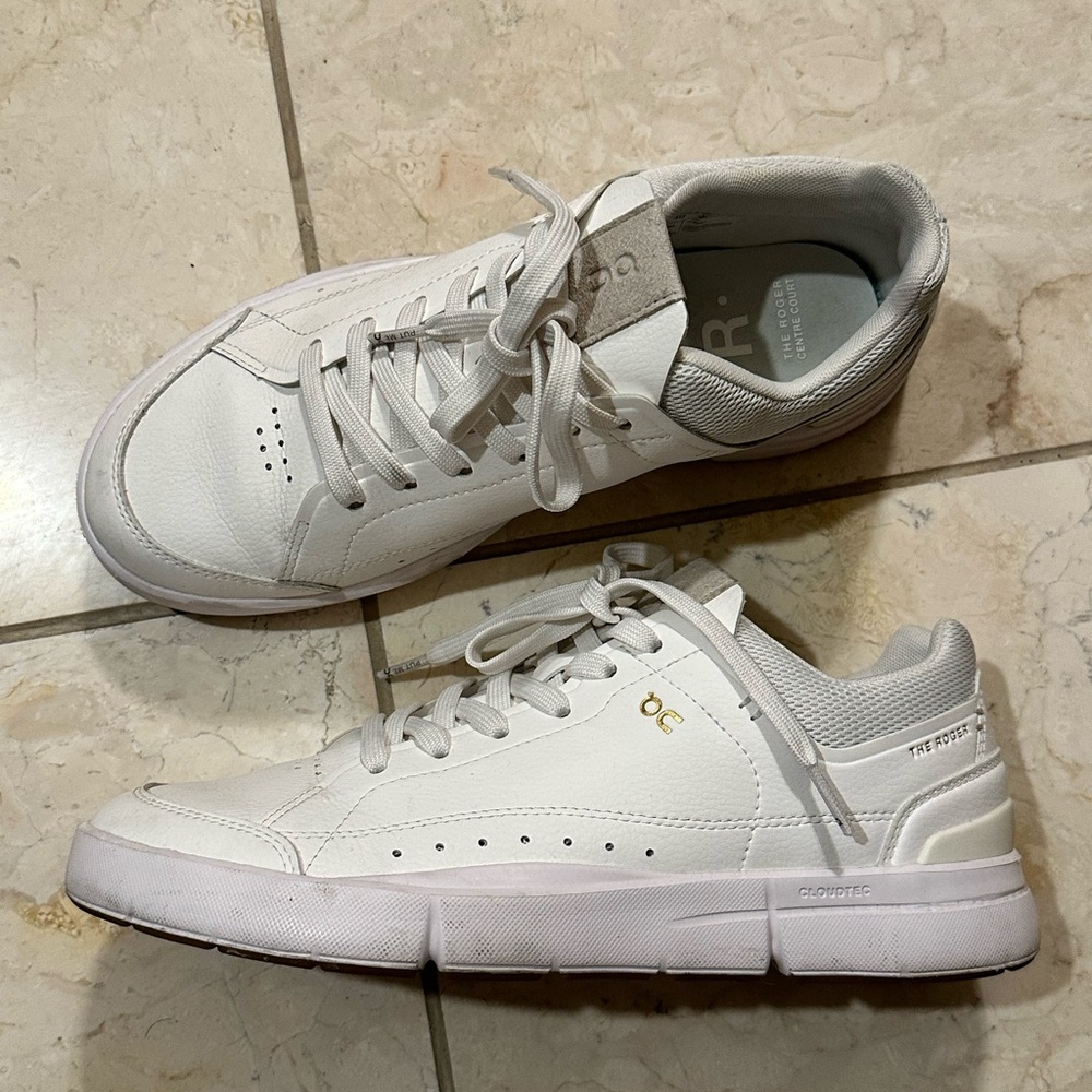 On The Roger Centre Court Shoes W8.5